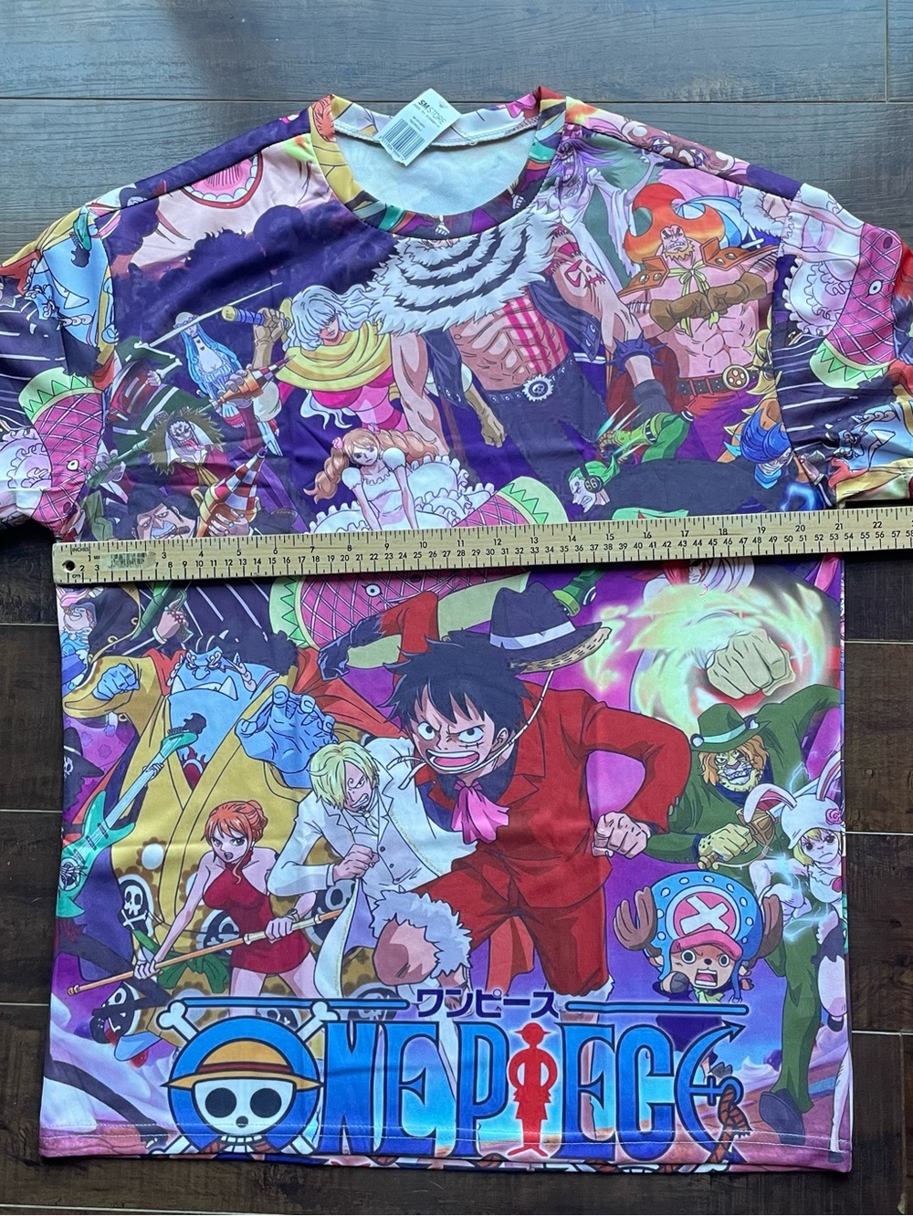 One-Piece Amine Graphic Print Men's Crewneck Tshirt - Medium
NWT